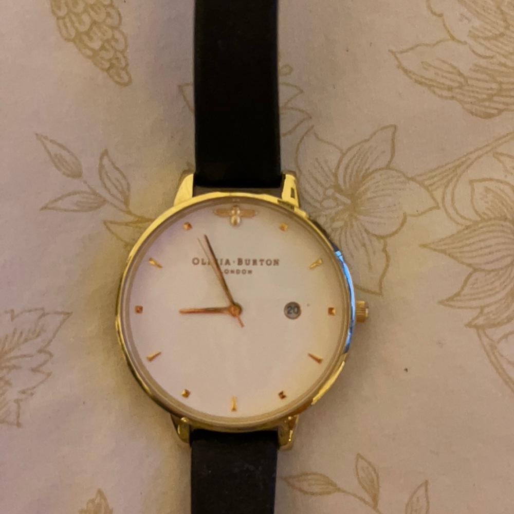 *worn less than 5 times*